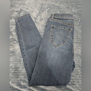 Nicole Miller medium wash high rise skinny jeans!